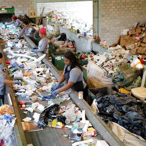 Separação correta de lixo reciclável tem efeito positivo até na saúde de catadores