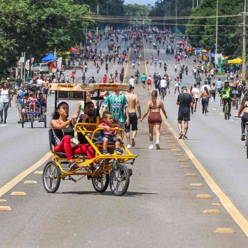 Interessados em fazer shows ou atividades musicais no Eixão do Lazer devem procurar o DER | Foto: Paulo H. Carvalho/ Agência Brasília