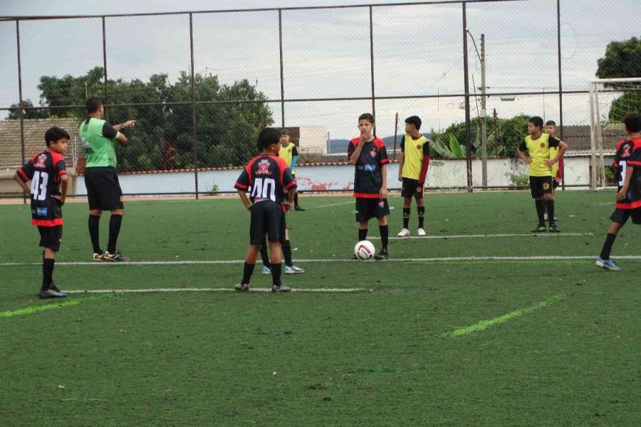 O projeto social Futebol e Cidadania vai oferecer aulas de futebol gratuitas para mais de mil crianças e adolescentes de Ceilândia | Foto: Divulgação/Administração de Ceilândia